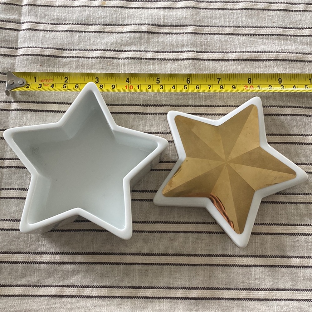 Tiffany & Co. Rare Gold Porcelain Bone China Star-Shaped Keepsake Trinket Box